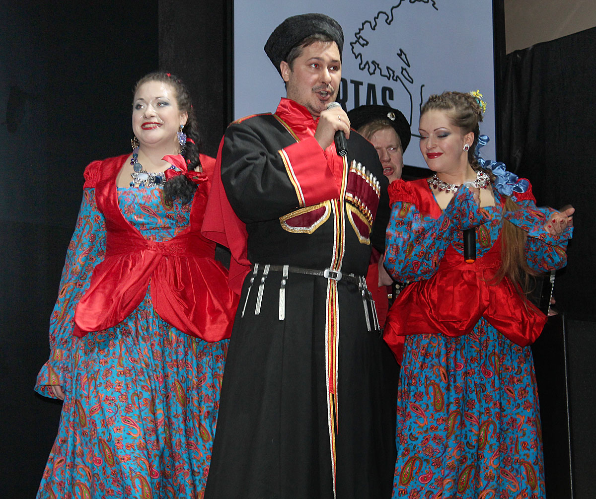 Инна Рытова и ансамбль казачьей песни 