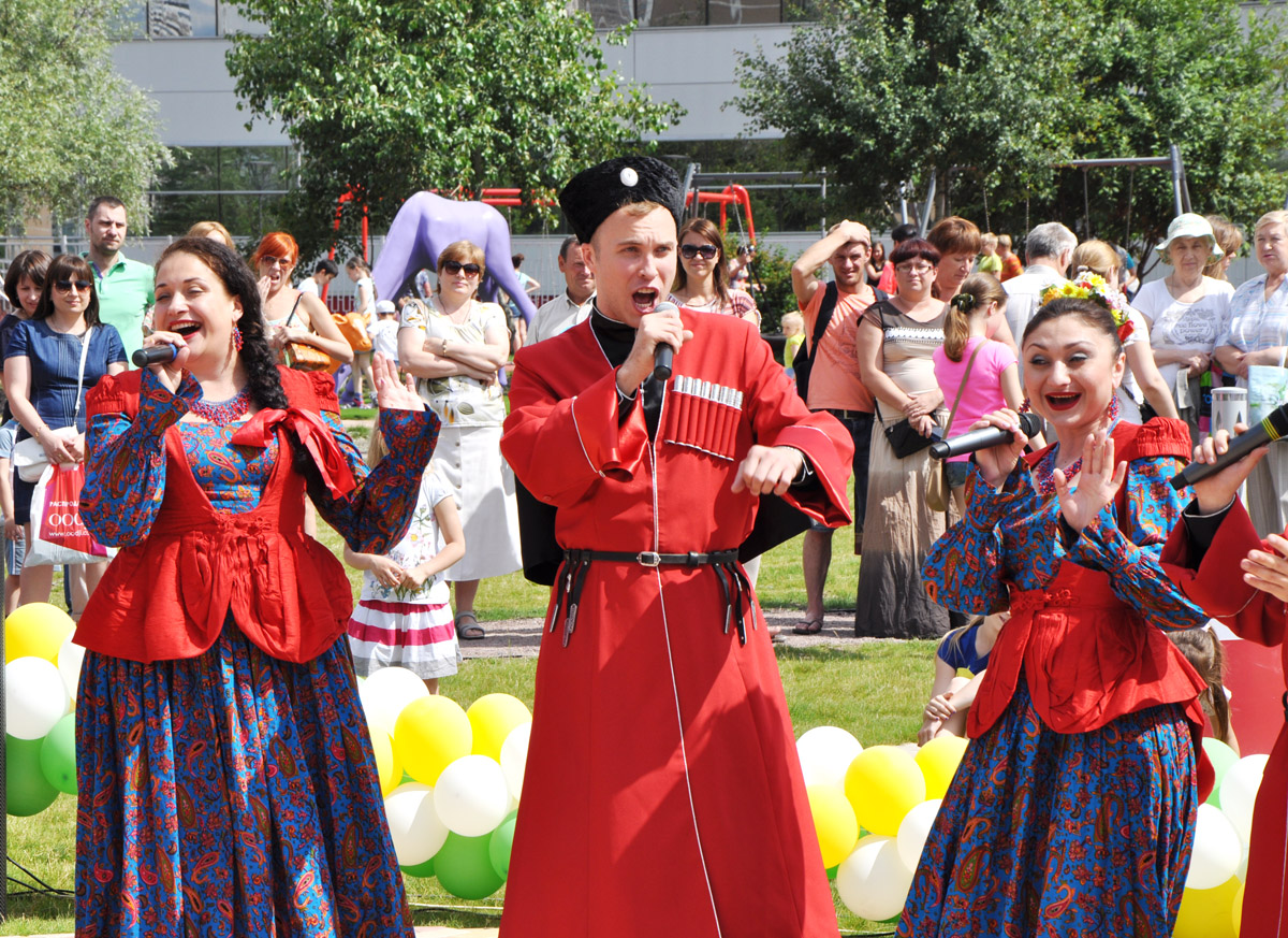 Инна Рытова и ансамбль казачьей песни 