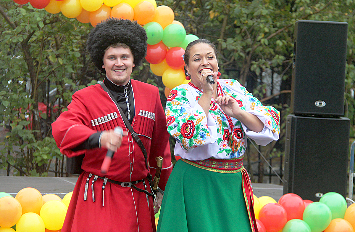 Инна Рытова и ансамбль казачьей песни 