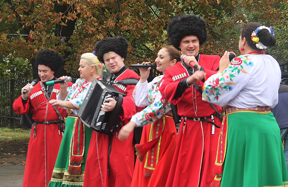 Инна Рытова и ансамбль казачьей песни 