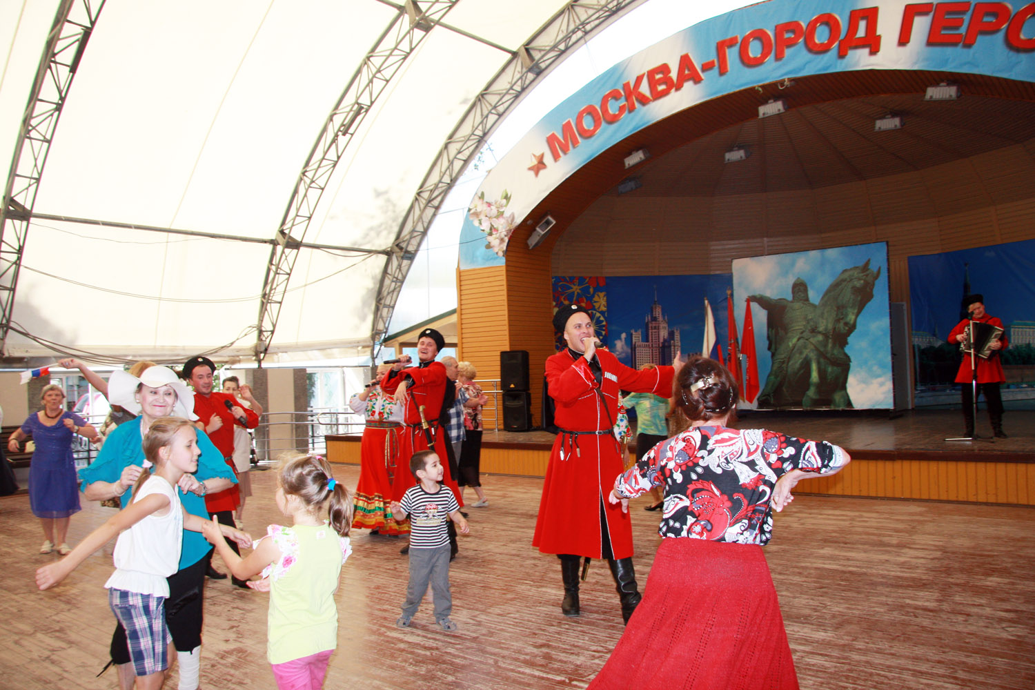 Инна Рытова и ансамбль казачьей песни 