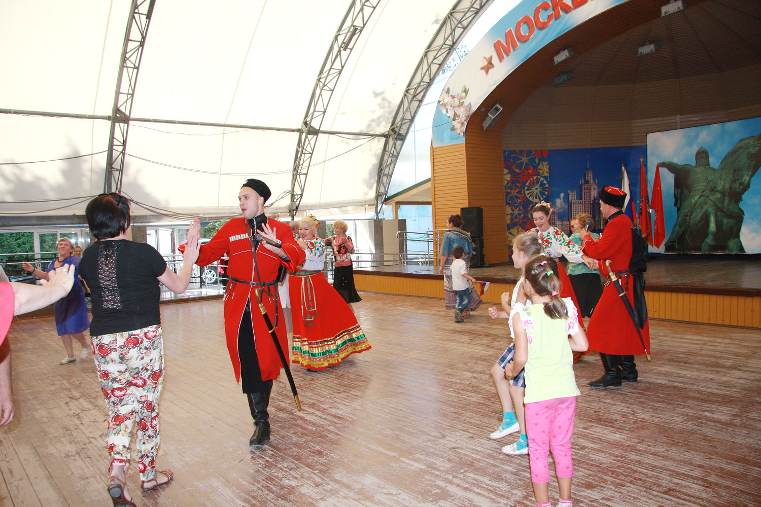 Инна Рытова и ансамбль казачьей песни 