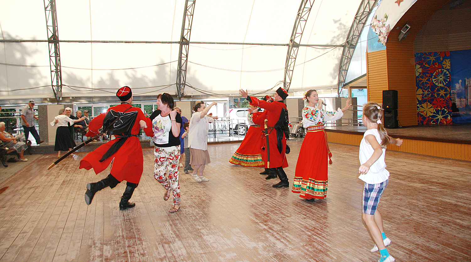 Инна Рытова и ансамбль казачьей песни 