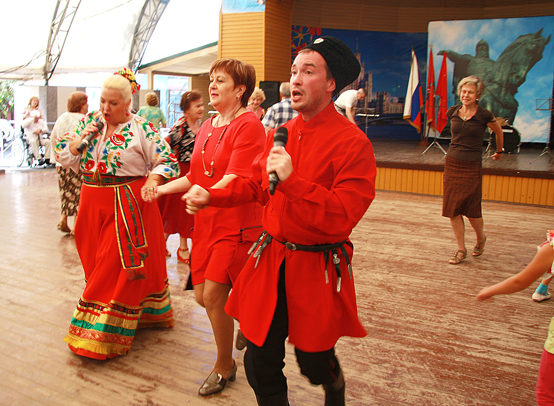 Инна Рытова и ансамбль казачьей песни 